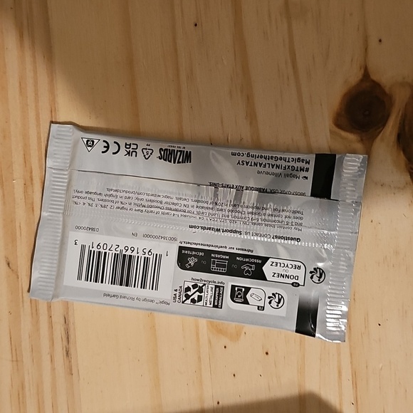 Magic Final Fantasy VI Commander Deck & Play Booster Pack - Picture 6 of 6